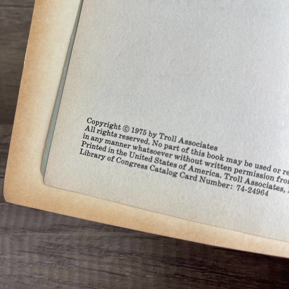 I CAN READ ABOUT GHOSTS by  ERICA FROST | TROLL ASSOCIATES [ VINTAGE 1975 ] - Picture 4 of 8